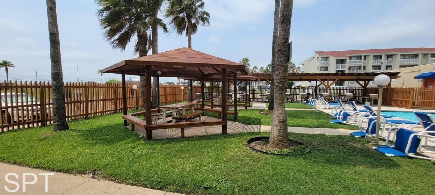 Beach Access Condo With Pool, Hot Tub Area & Bbq - Gulfview I - Unit 213 South Padre Island Exterior photo