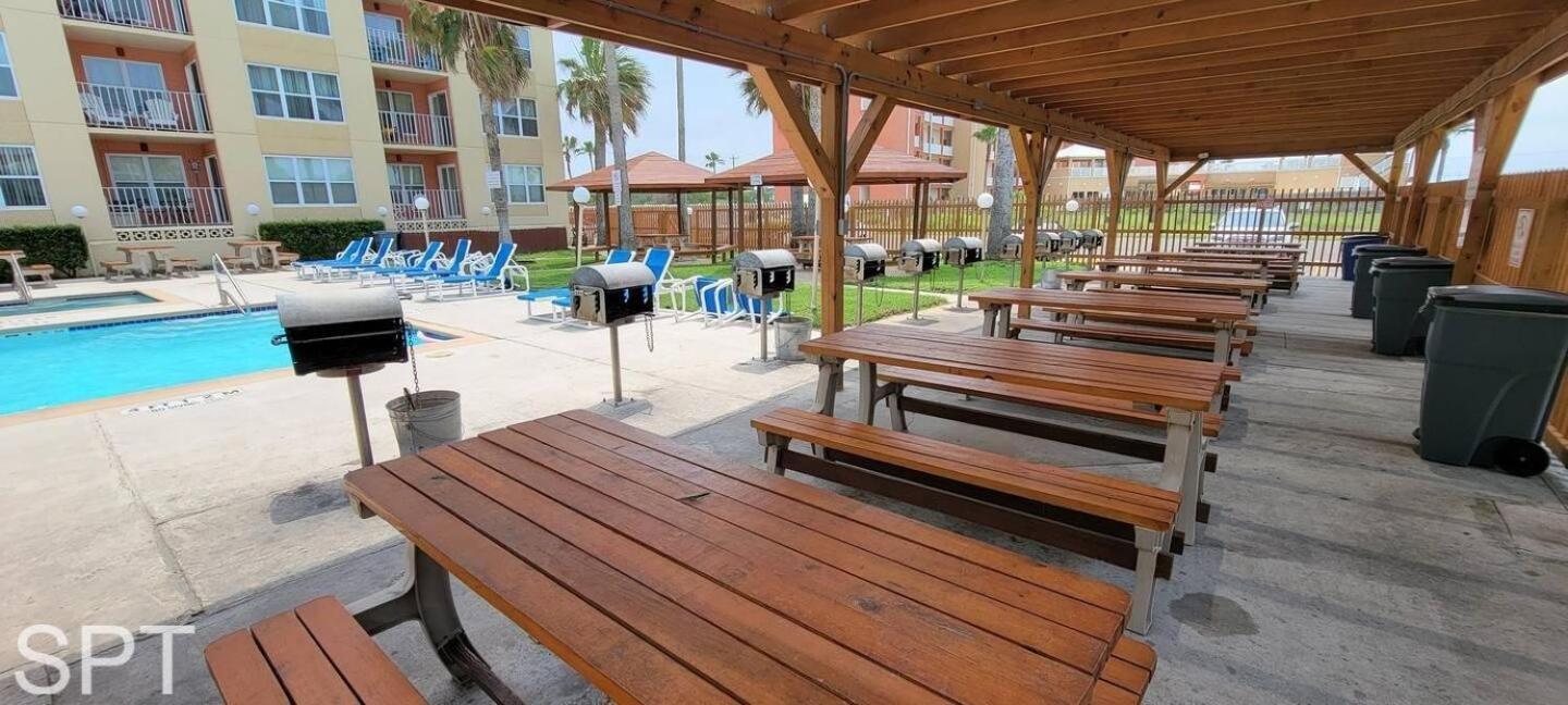 Beach Access Condo With Pool, Hot Tub Area & Bbq - Gulfview I - Unit 213 South Padre Island Exterior photo