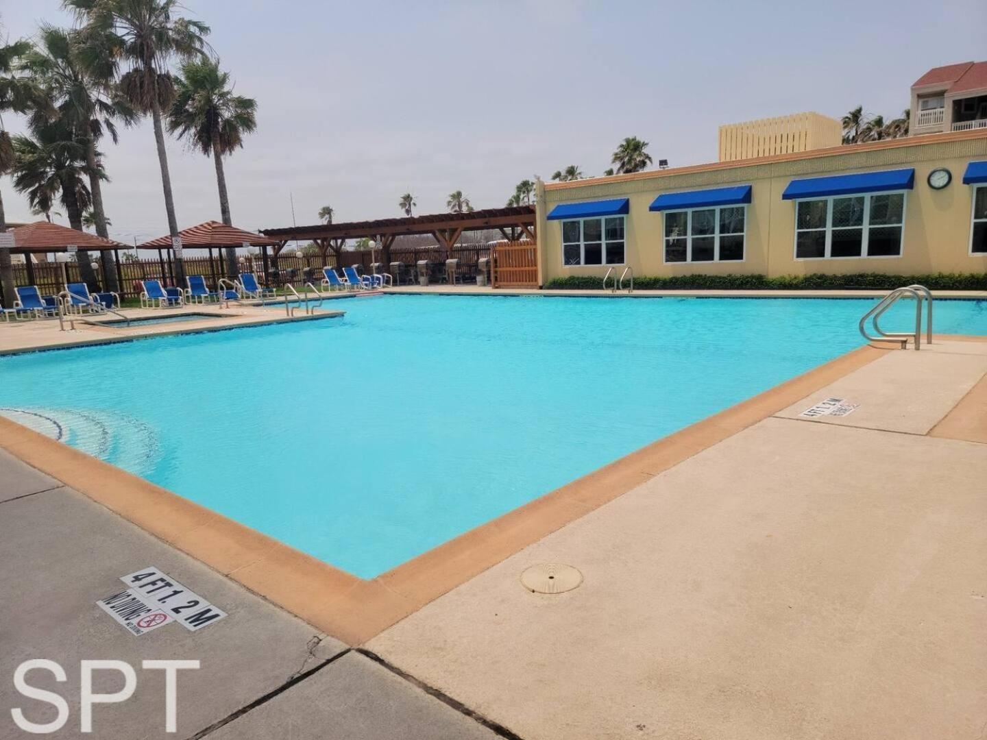Beach Access Condo With Pool, Hot Tub Area & Bbq - Gulfview I - Unit 213 South Padre Island Exterior photo